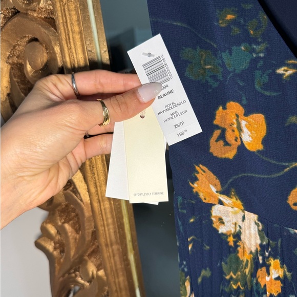 Aritzia Beaune Floral Midi dress - Picture 4 of 6